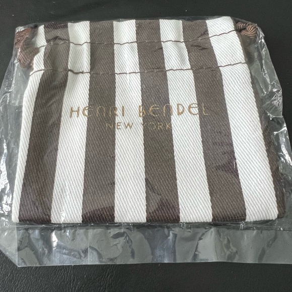 HENRI BENDEL 2 SIDED COMPACT MIRROR with SWAROVSKI CRYSTALS. - Picture 6 of 9